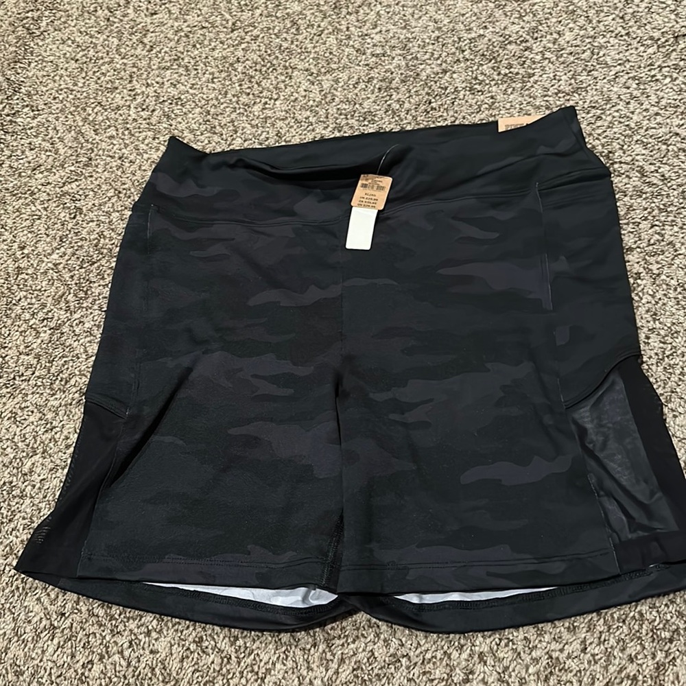 New with tags PINK camp bike shorts with pockets&mesh sides size XL